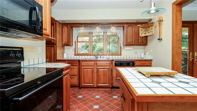 29 Swallow Hill Road Carnegie, PA 15106 - Photo 15 of 25 Create masterpieces in this light filled cook's kitchen!