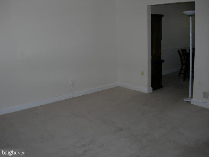 145 Riverthorn Road Baltimore, MD 21220 - Photo 14 of 17 Living Room
