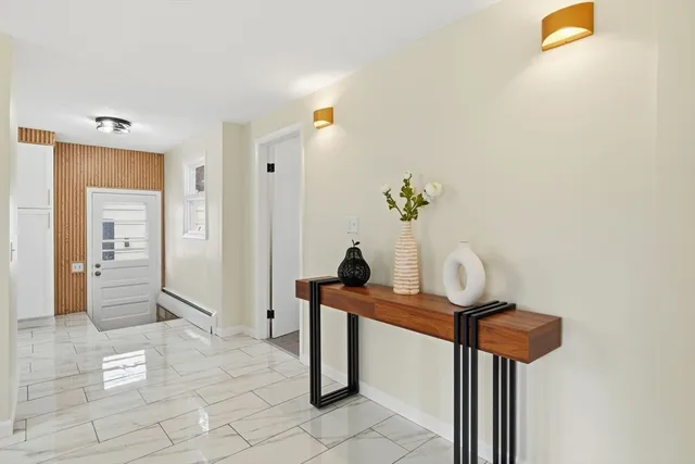 a view of entryway with elevator