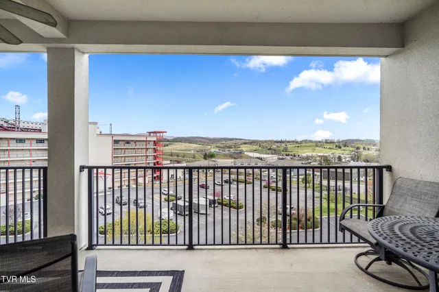 $267,500 | 210 Raceday Center Drive, Unit 1304, Bristol, TN 37620