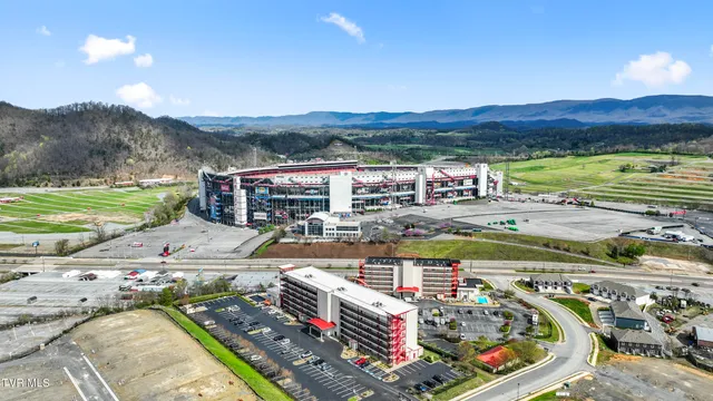 $267,500 | 210 Raceday Center Drive, Unit 1304, Bristol, TN 37620