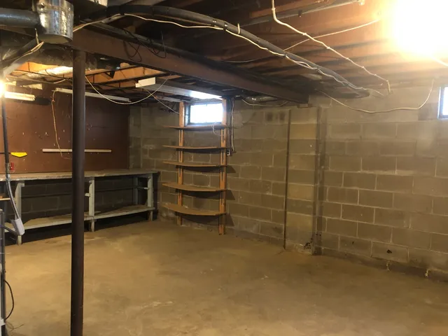 $185,000 | 2708 Hobson Drive, Bloomington, IL 61704