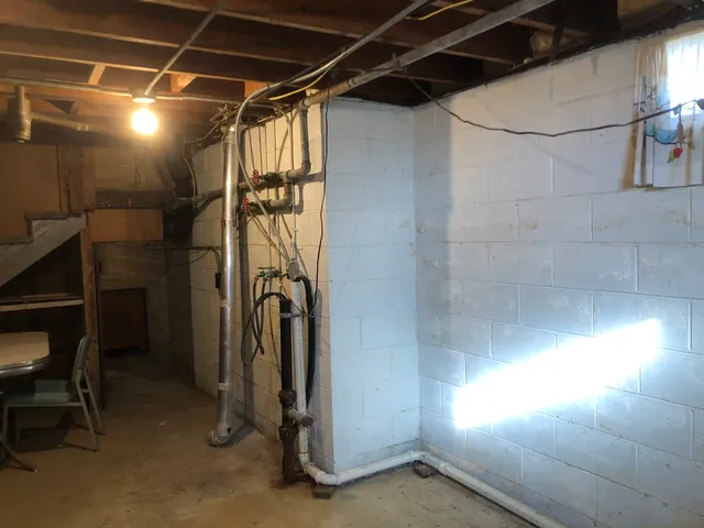 $185,000 | 2708 Hobson Drive, Bloomington, IL 61704