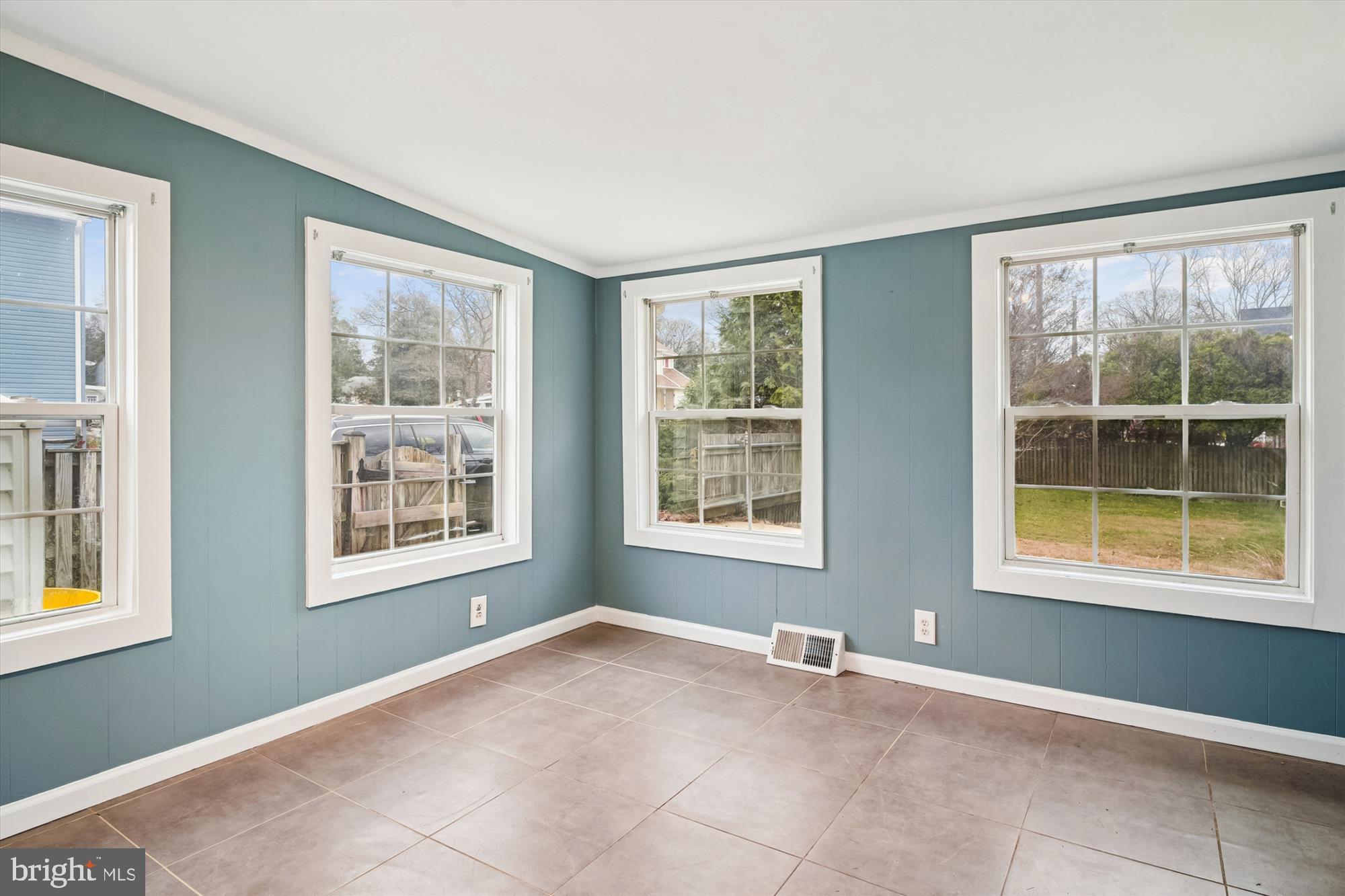 1207 Hampton Road Annapolis, MD 21409 - Photo 17 of 70