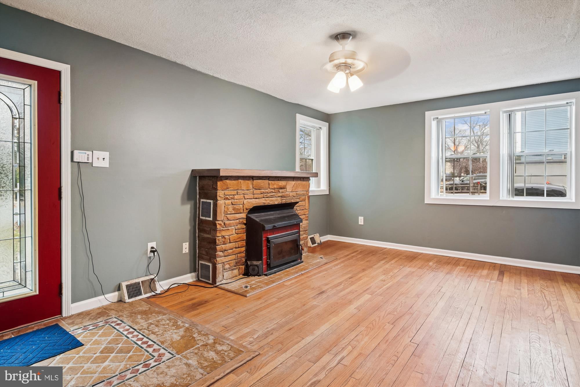 1207 Hampton Road Annapolis, MD 21409 - Photo 2 of 75