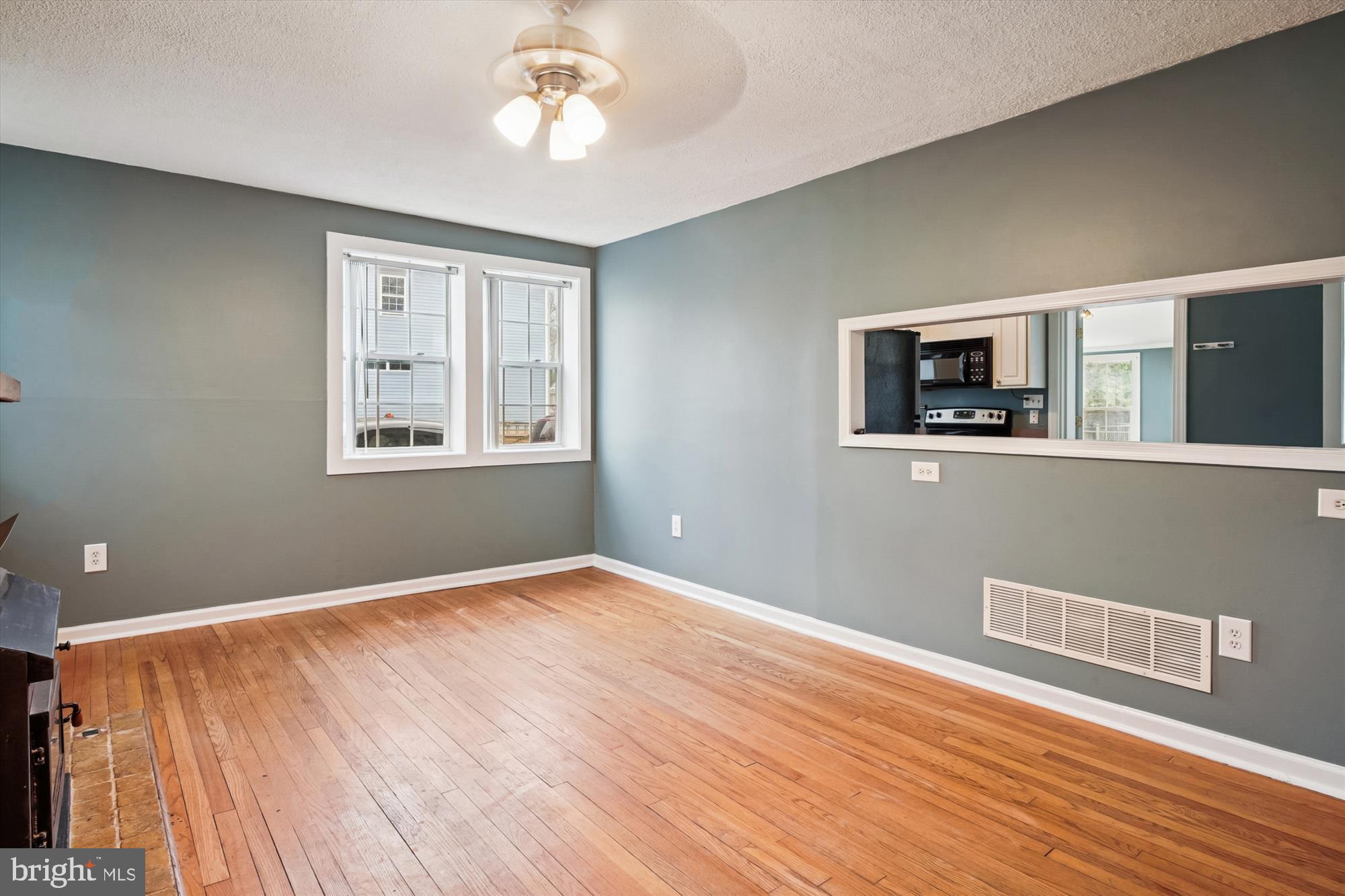 1207 Hampton Road Annapolis, MD 21409 - Photo 3 of 70