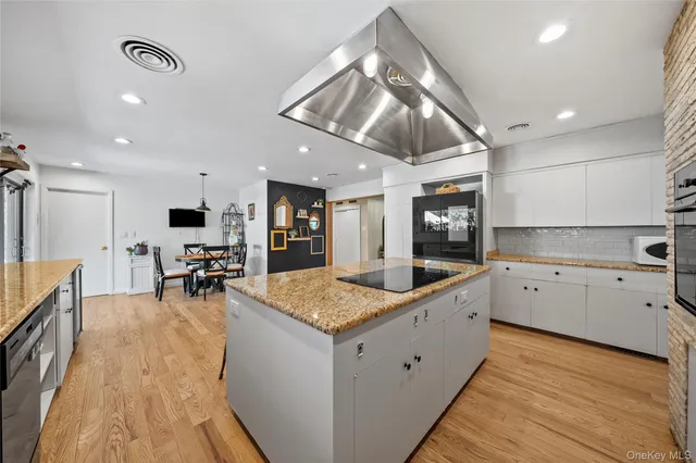 $2,799,000 | 55 Rolling Hill Lane, Old Westbury, NY 11568