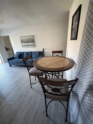 $1,350 | 4807 Ponce De Leon, Unit 1, Coral Gables, FL 33146