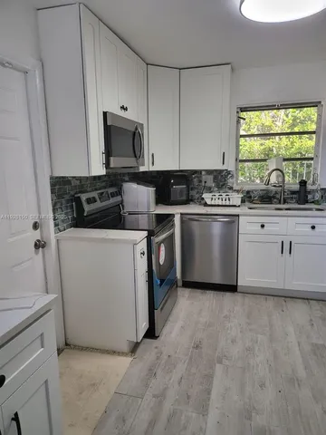 $1,350 | 4807 Ponce De Leon, Unit 1, Coral Gables, FL 33146