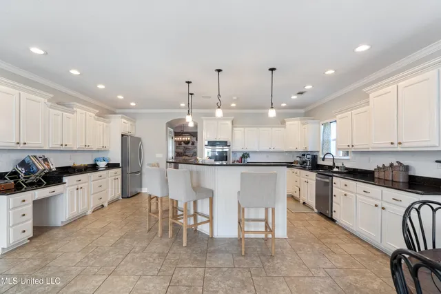 $925,000 | 2597 Oak Manor Drive, Hernando, MS 38632