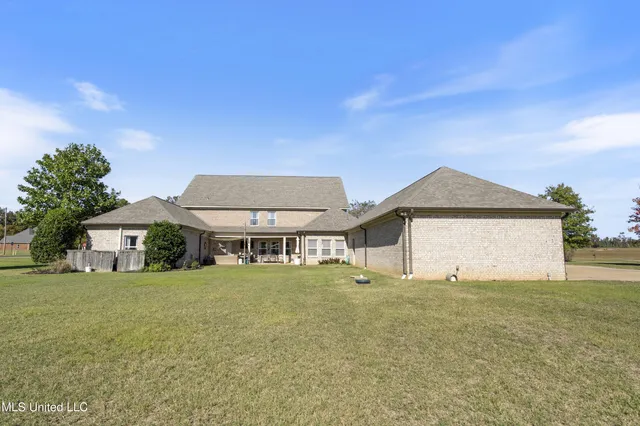 $925,000 | 2597 Oak Manor Drive, Hernando, MS 38632