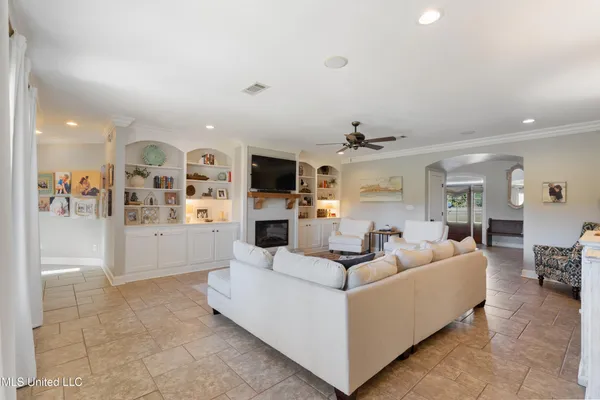 $925,000 | 2597 Oak Manor Drive, Hernando, MS 38632