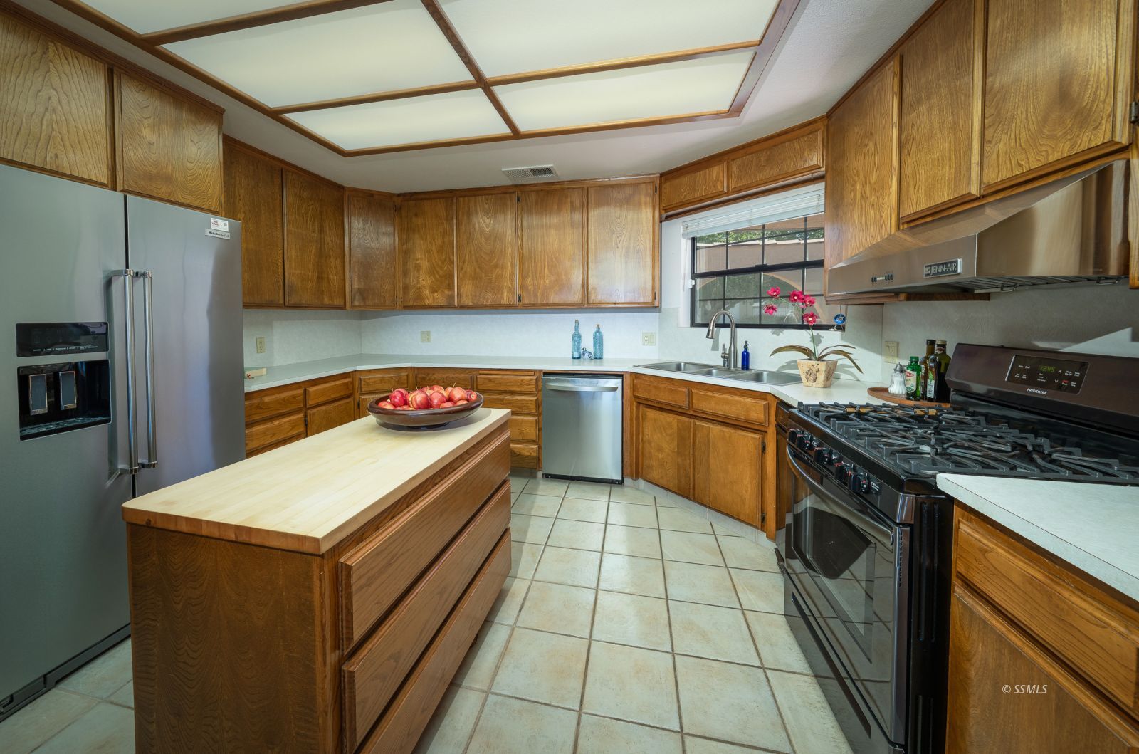 128 West Cielo Avenue Ridgecrest, CA 93555 - Photo 11 of 30