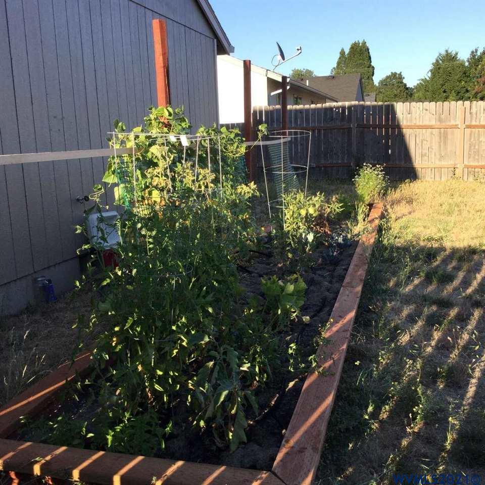 1054 Kees Street Lebanon, OR 97355 - Photo 9 of 9 Gallery Image 9