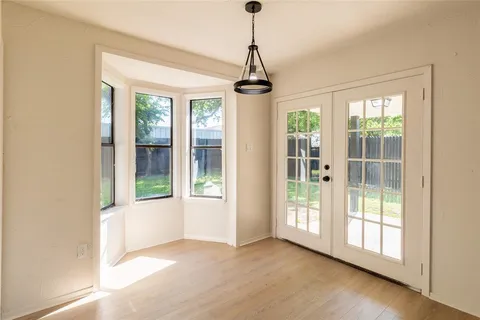 $318,900 | 220 Jeaneta Avenue, Benbrook, TX 76126