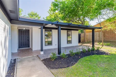 $318,900 | 220 Jeaneta Avenue, Benbrook, TX 76126