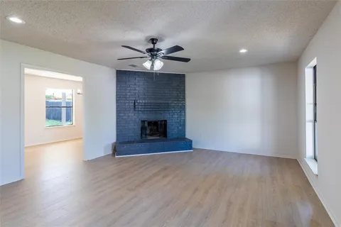 $318,900 | 220 Jeaneta Avenue, Benbrook, TX 76126