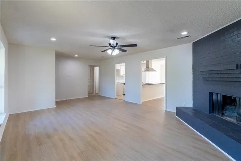 $318,900 | 220 Jeaneta Avenue, Benbrook, TX 76126