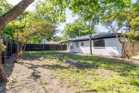 $318,900 | 220 Jeaneta Avenue, Benbrook, TX 76126