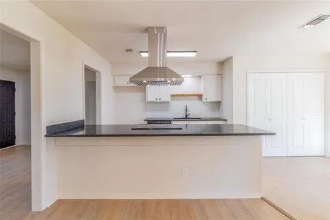 $318,900 | 220 Jeaneta Avenue, Benbrook, TX 76126