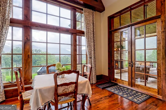 a view of living room washer and dryer