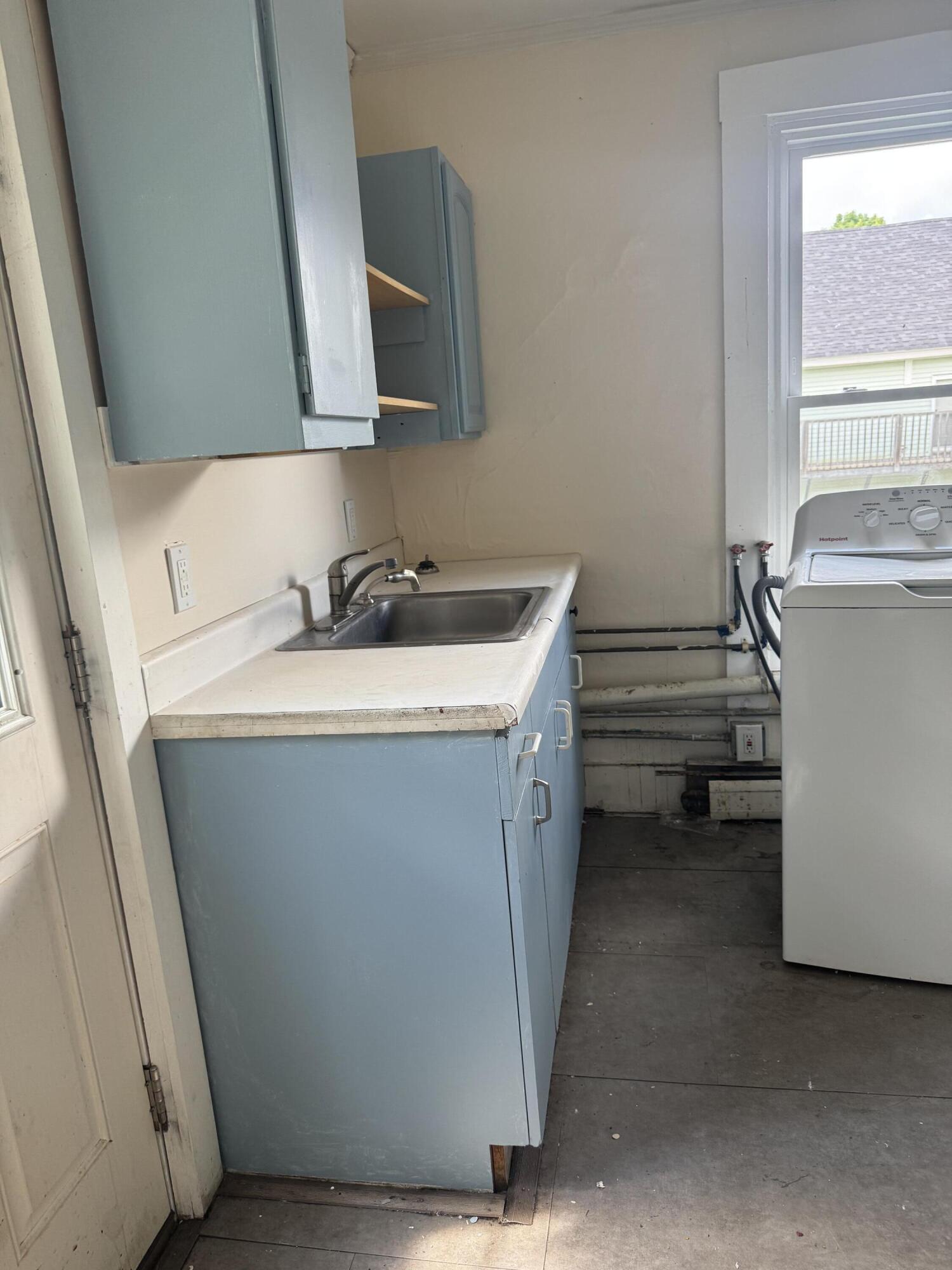 124 Ohio Street Bangor, ME 04401 - Photo 7 of 20 IMG_8771