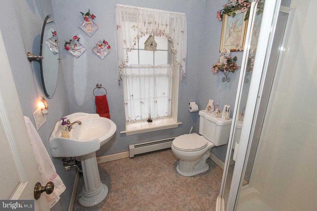 6 Furnace Run Road Boyertown, PA 19512 - Photo 30 of 54 Main Hallway Full Bathroom