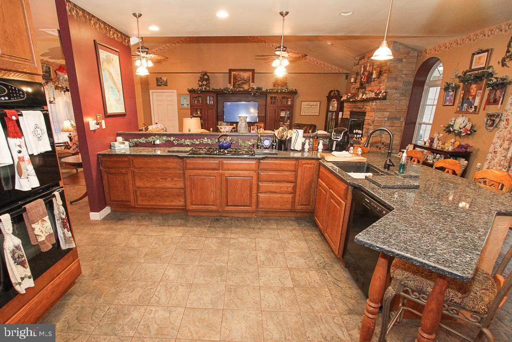 6 Furnace Run Road Boyertown, PA 19512 - Photo 8 of 54 Kitchen