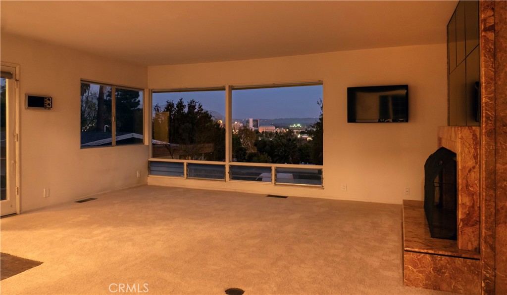 4227 Miramonte Place Riverside, CA 92501 - Photo 2 of 32