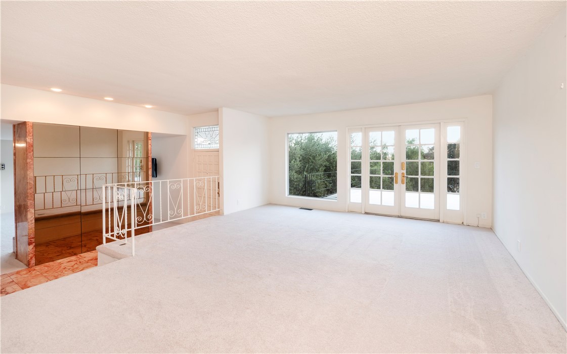 4227 Miramonte Place Riverside, CA 92501 - Photo 3 of 32