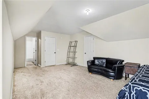 a view of livingroom with furniture