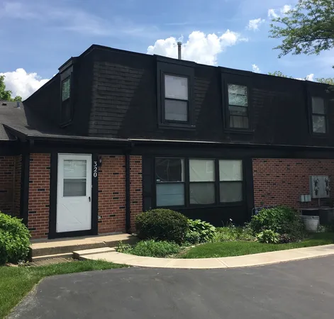 $2,375 | 320 Inverrary Lane, Deerfield, IL 60015