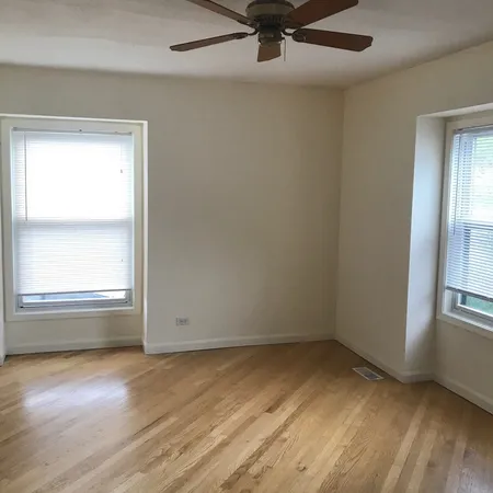 $2,375 | 320 Inverrary Lane, Deerfield, IL 60015