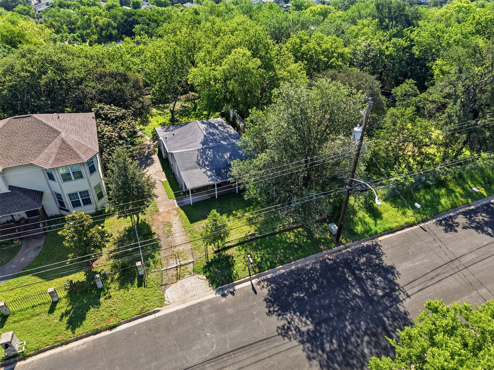 1313 Perez Street Austin, TX 78721 - Photo 17 of 20