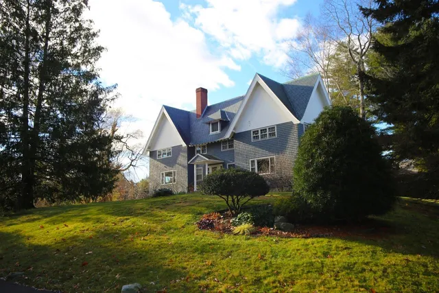$395,000 | 12 Stillwater Circle, Salem, NH 03079