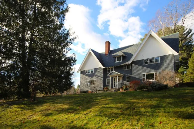 $395,000 | 12 Stillwater Circle, Salem, NH 03079