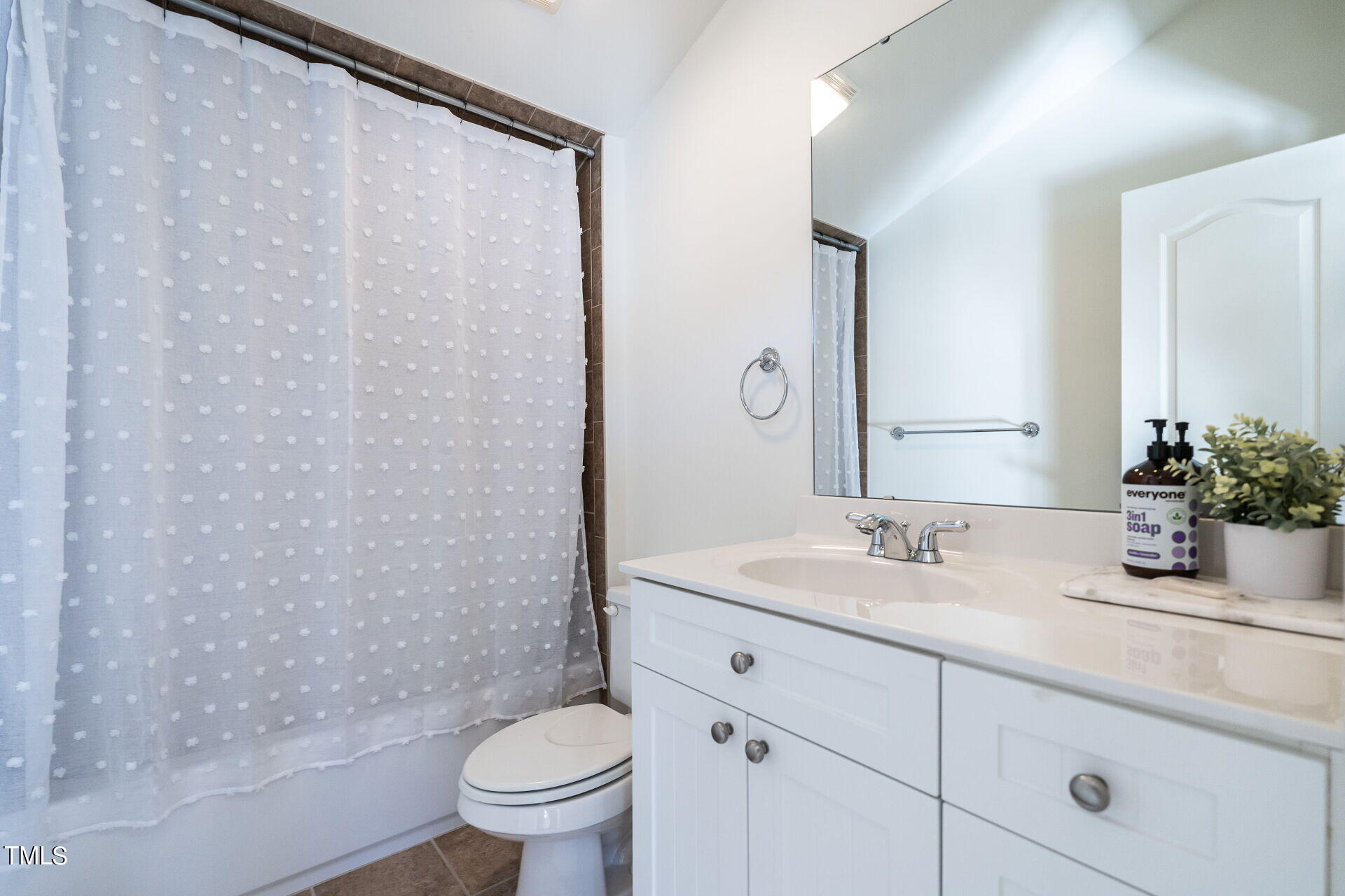 1221 North Blount Street Raleigh, NC 27604 - Photo 29 of 35 031-1920x1080-bathroom