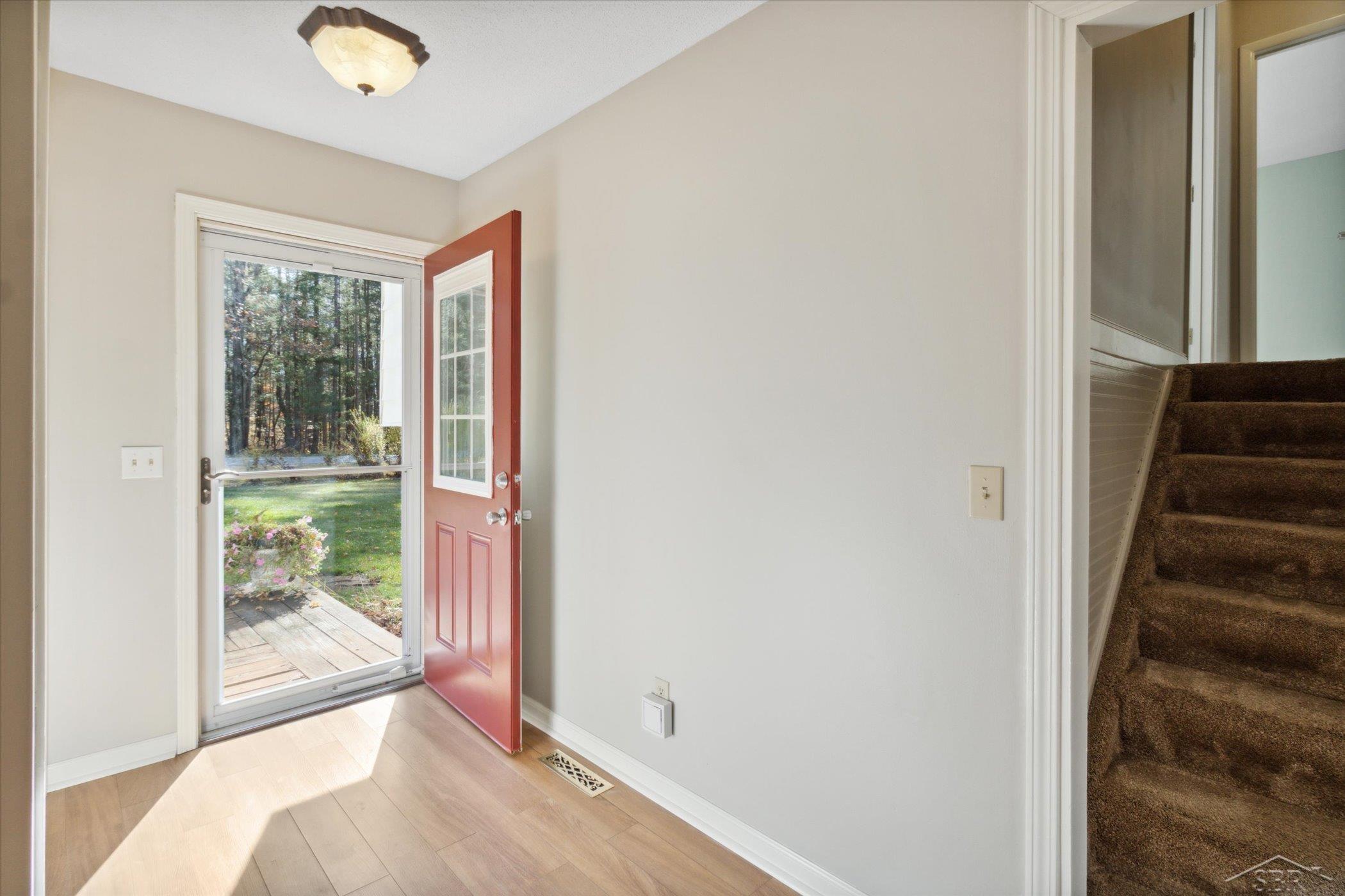 591 East Olson Road Midland, MI 48640 - Photo 7 of 50 50094658-6.JPG