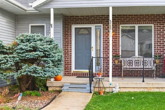 $600,000 | 5012 Laufenberg Boulevard, Cross Plains, WI 53528