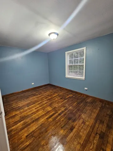 $1,875 | 238 South Sheridan Road, Lakemoor, IL 60051