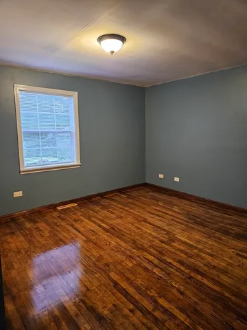 $1,875 | 238 South Sheridan Road, Lakemoor, IL 60051