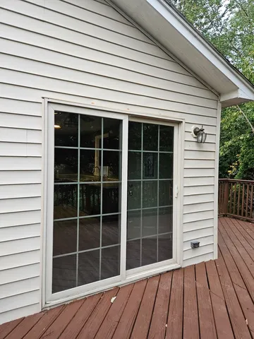 $1,875 | 238 South Sheridan Road, Lakemoor, IL 60051