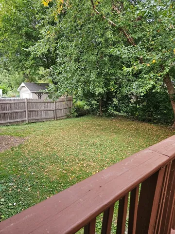 $1,875 | 238 South Sheridan Road, Lakemoor, IL 60051