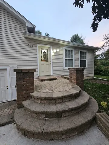 $1,875 | 238 South Sheridan Road, Lakemoor, IL 60051