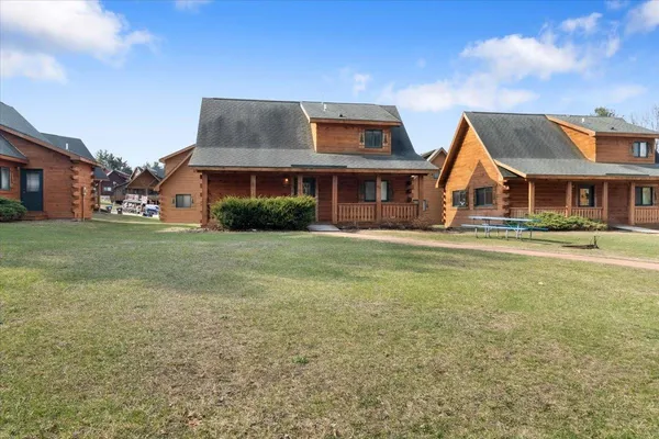 $1,975,500 | 902 Yogi Circle, Warrens, WI 54666