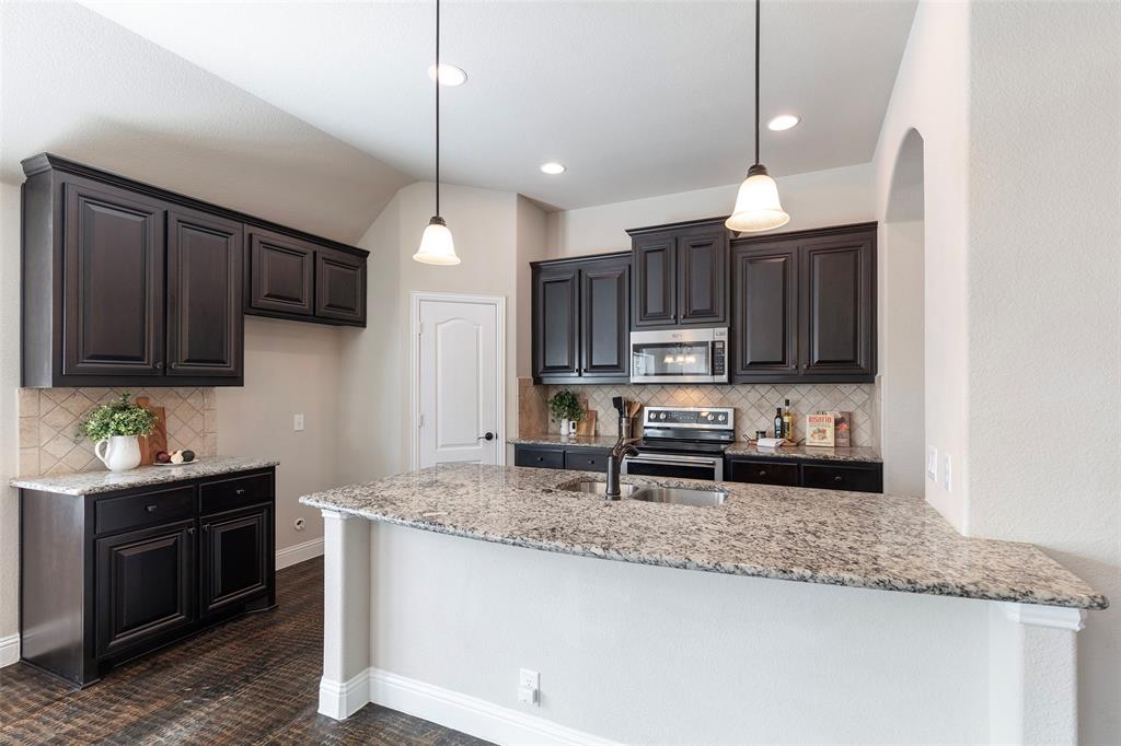 325 Sherbrook Street Van Alstyne, TX 75495 - Photo 12 of 40