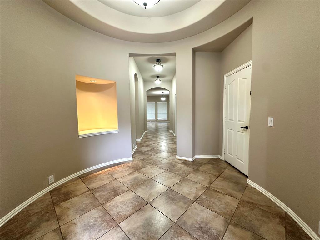 7255 Rueda Grand Prairie, TX 75054 - Photo 2 of 16