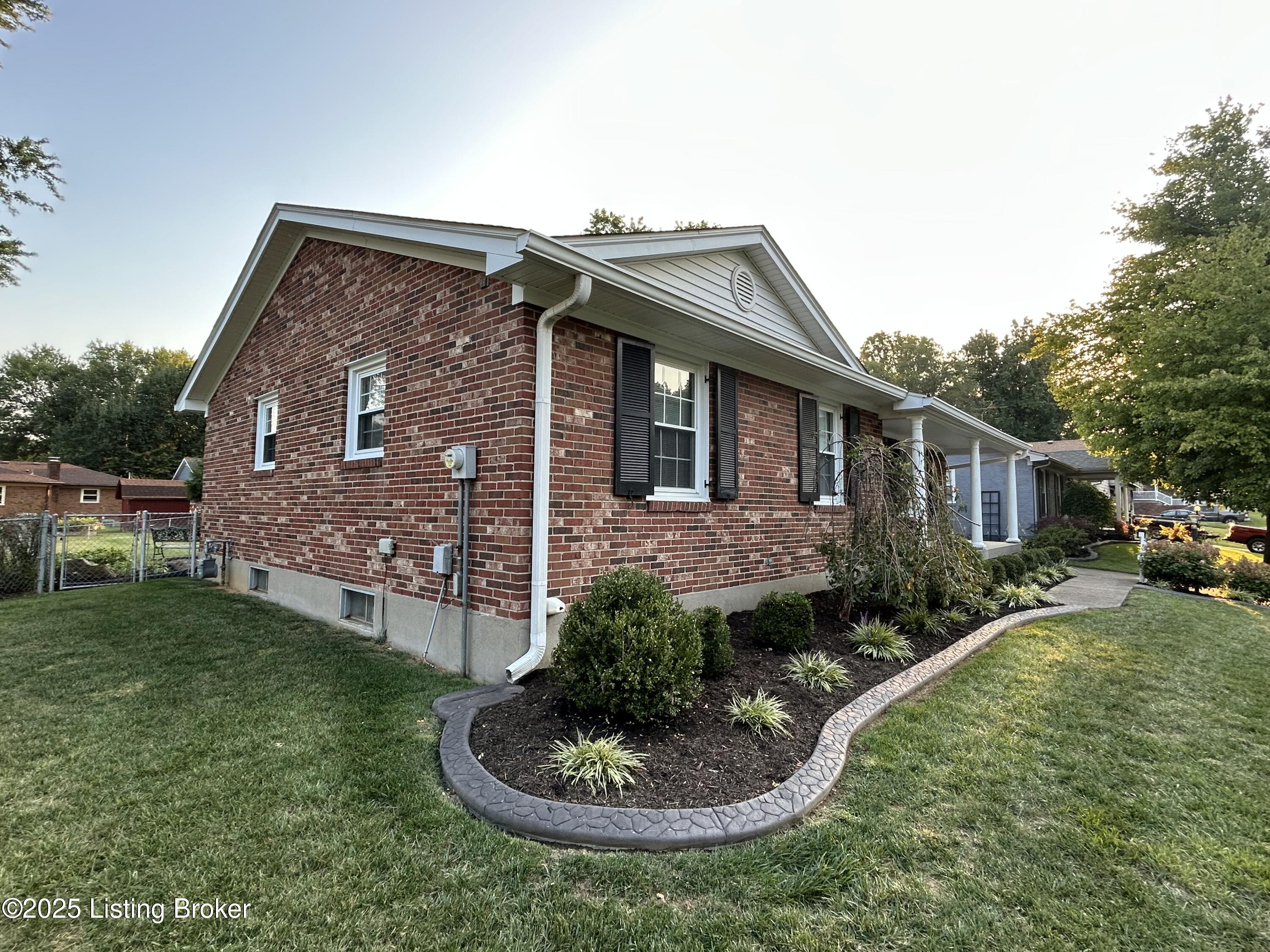 1506 Knight Road Louisville, KY 40216 - Photo 44 of 69 Landscape border