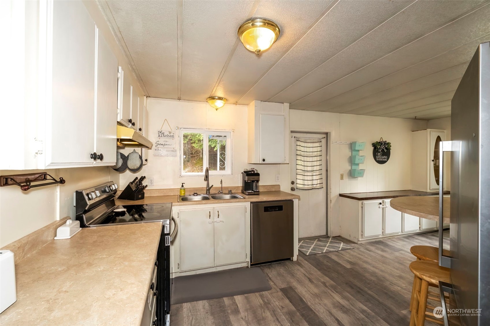 3636 Hinkley Road Southeast Port Orchard, WA 98366 - Photo 11 of 29 Gallery Image 11
