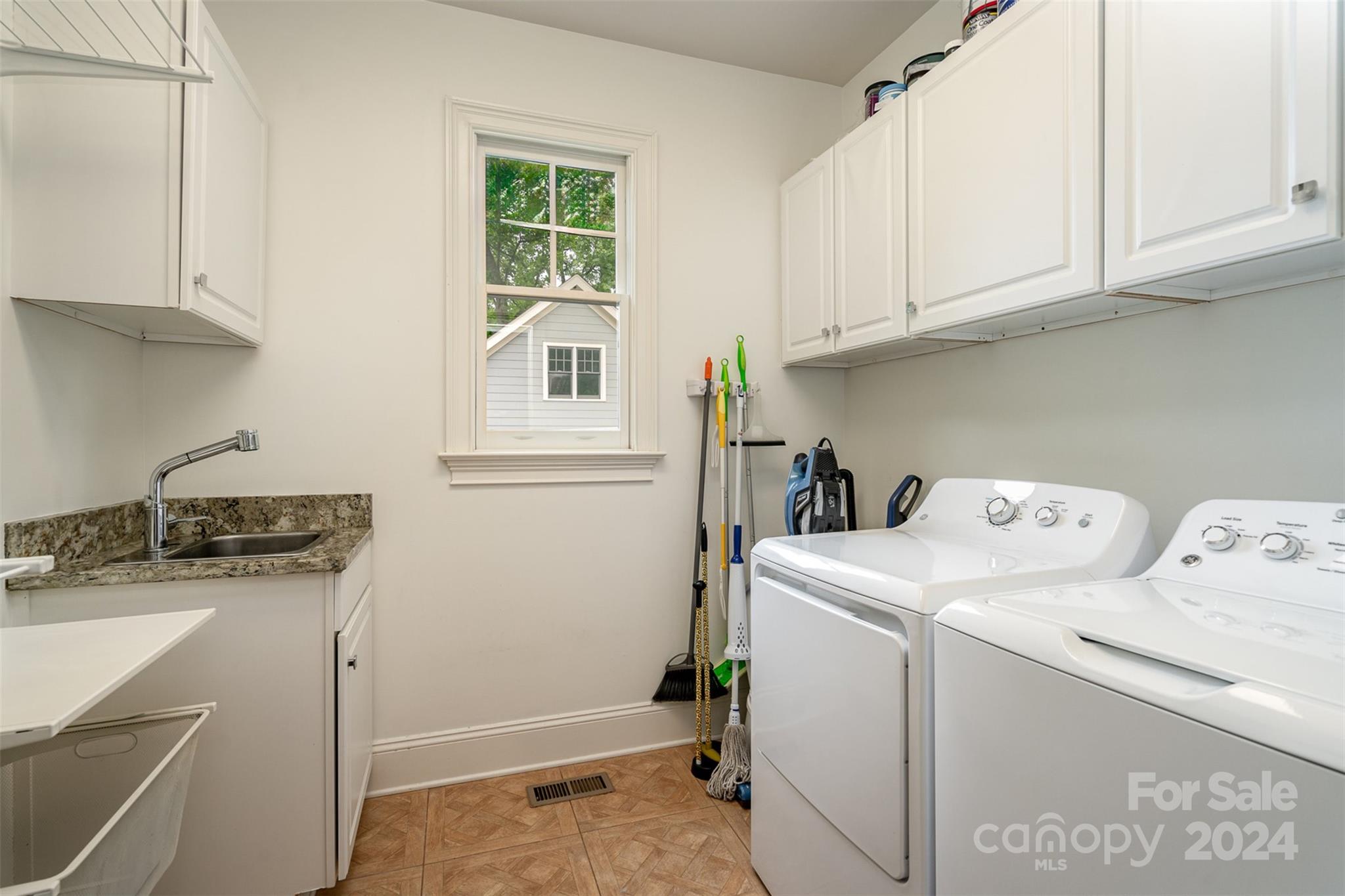 149 Scofield Road Charlotte, NC 28209 - Photo 32 of 39 Gallery Image 32